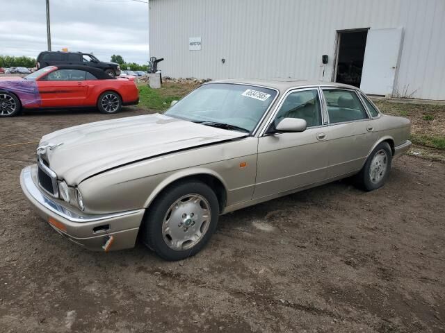 Jaguar XJ6