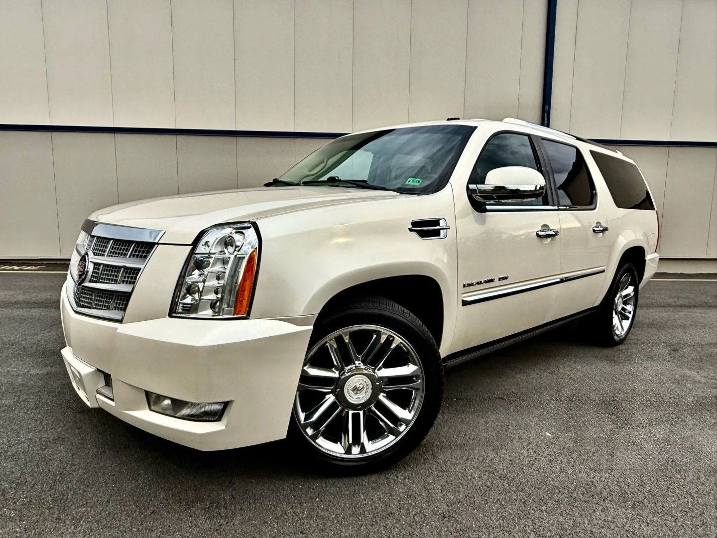2011 CADILLAC Escalade