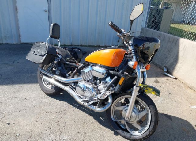 Honda VF750C2 (MAGNA)