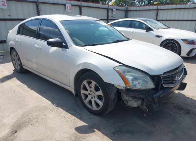 Nissan Maxima