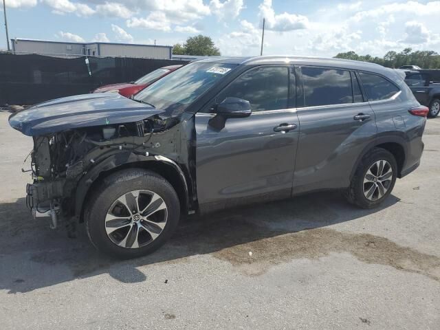 2021 TOYOTA Highlander