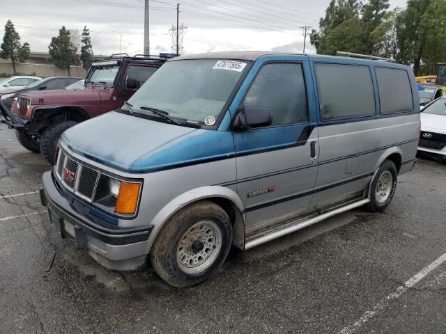 GMC Safari