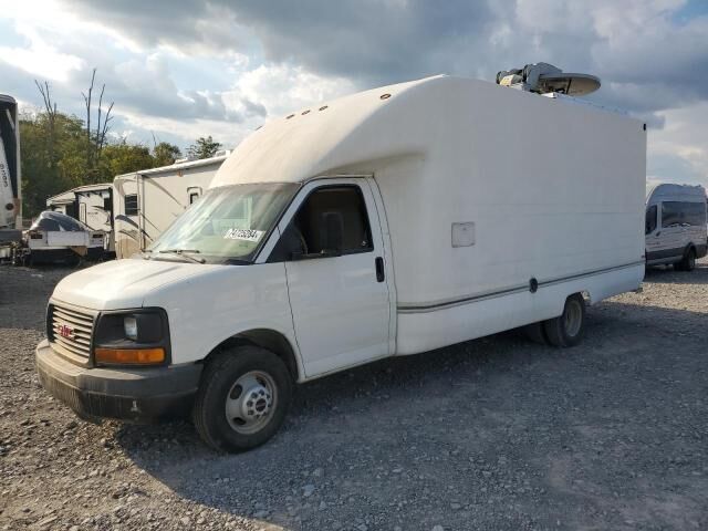 GMC Savana