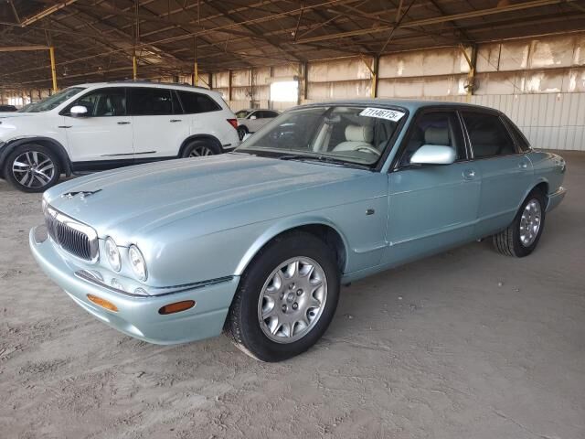 Jaguar XJ8
