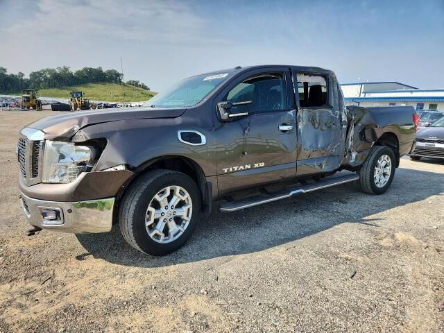 Nissan Titan