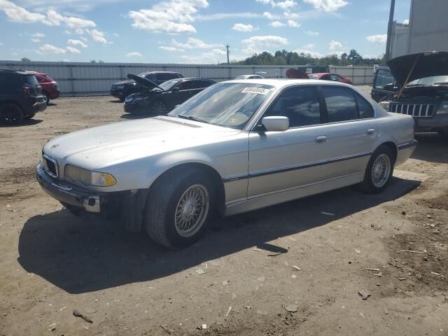 BMW 740i
