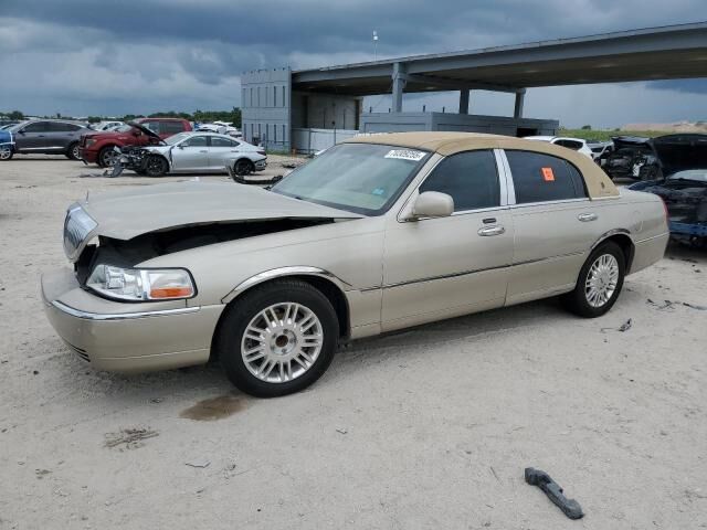 Lincoln Town Car