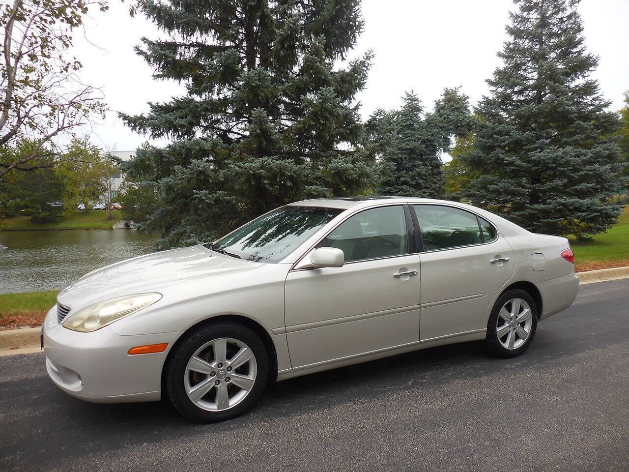 Lexus ES