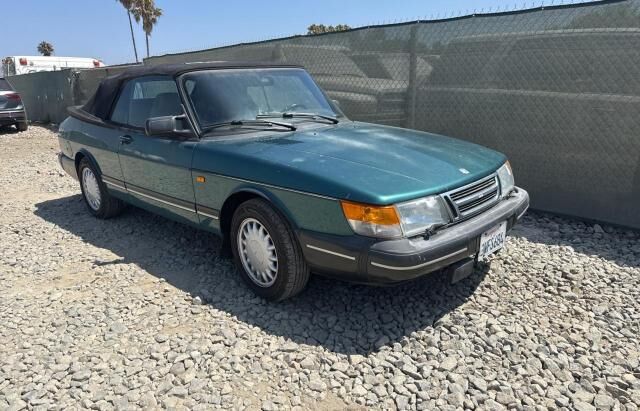 Saab 900
