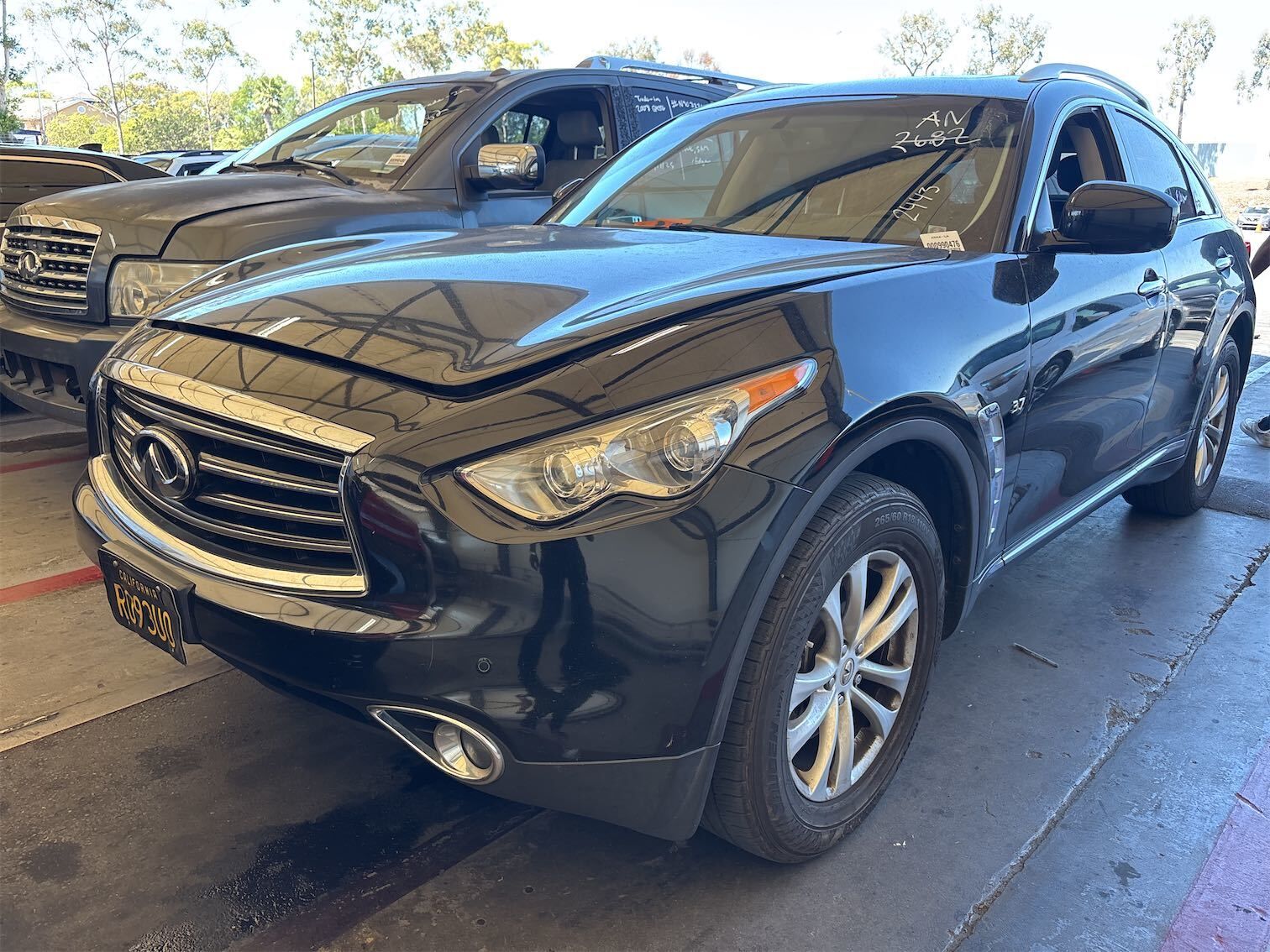 Infiniti QX70