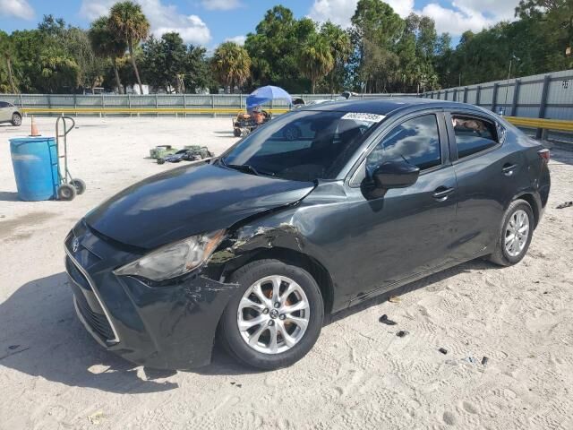 Toyota Yaris iA