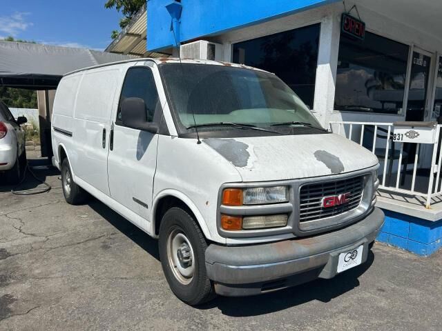 GMC Savana
