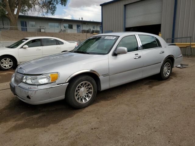 Lincoln Town Car