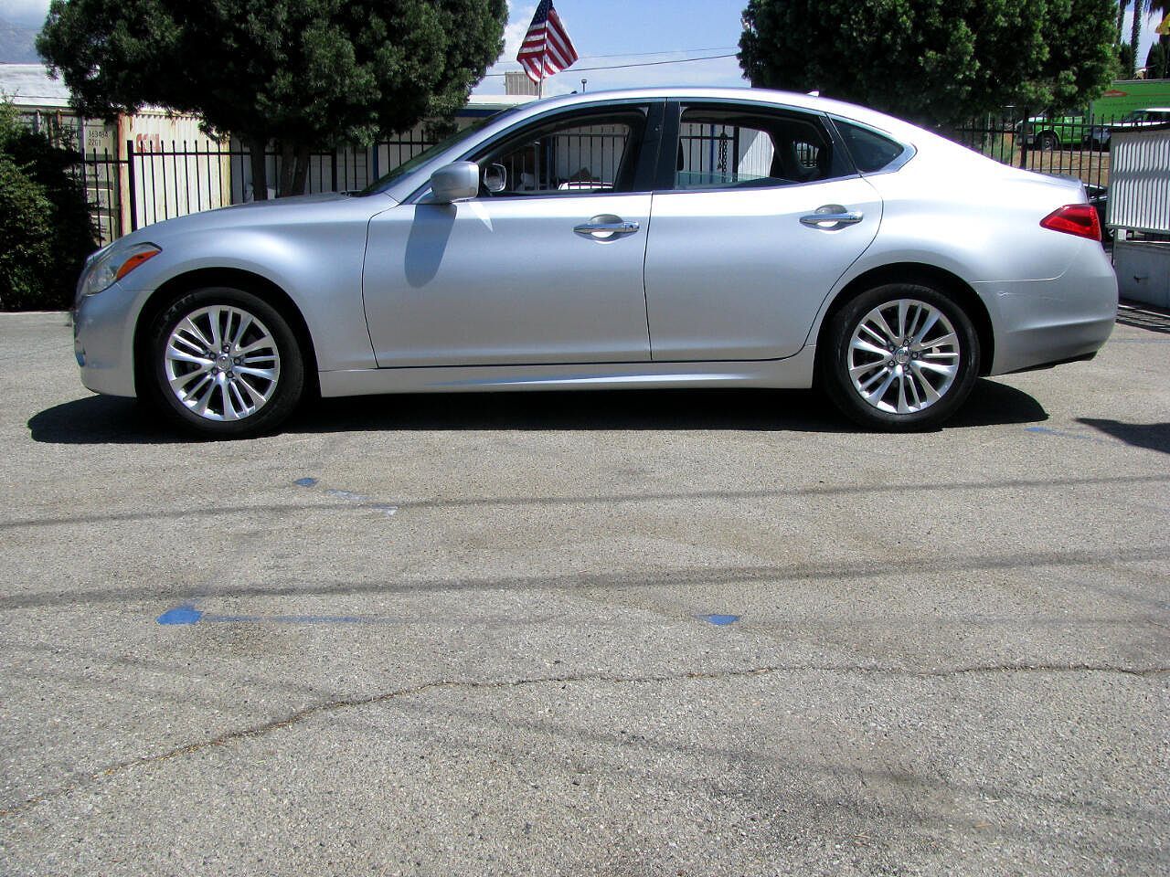 Infiniti M37