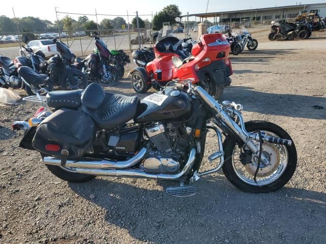 Honda VT750 (Shadow Aero)