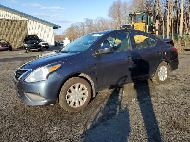 Nissan Versa