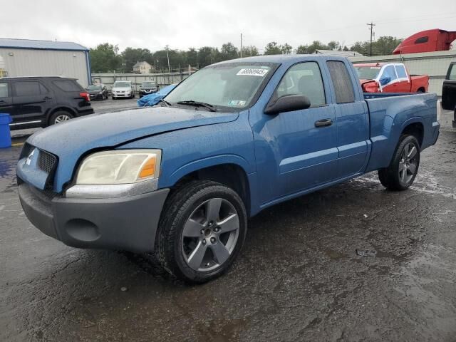 Mitsubishi Raider
