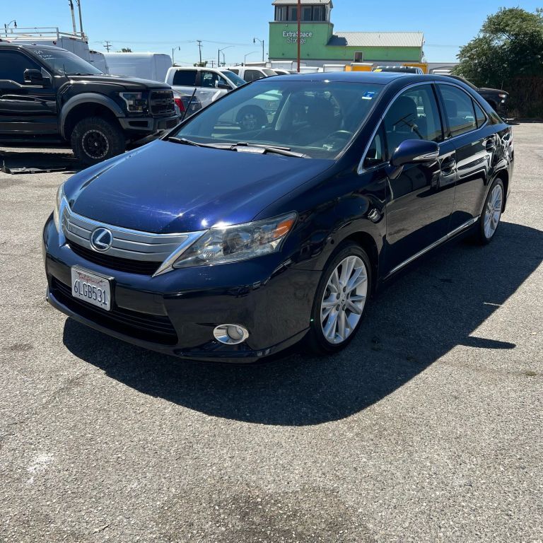 Lexus HS