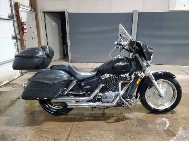 Honda VT1100C2 (SHADOW SABRE)