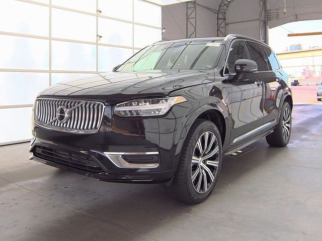 2022 VOLVO XC90