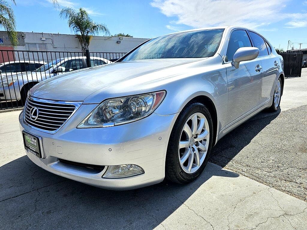 Lexus LS