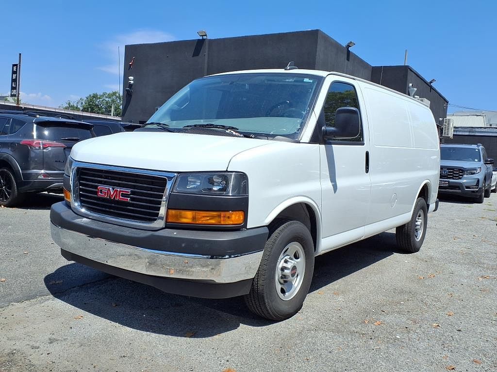 2023 GMC Savana