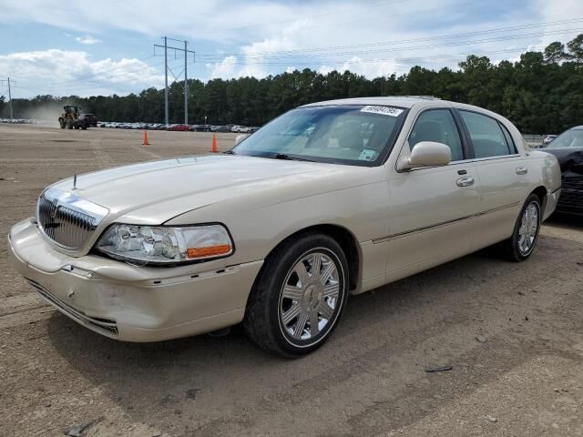 Lincoln Town Car