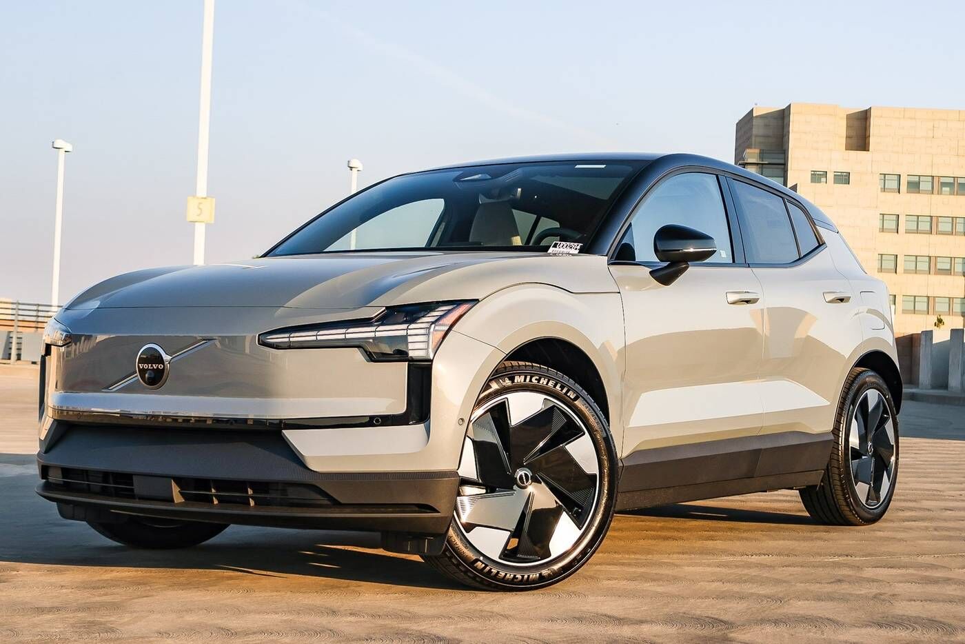 2025 VOLVO EX30