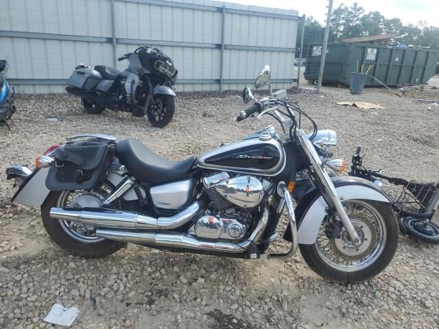 Honda VT750 (Shadow Aero)