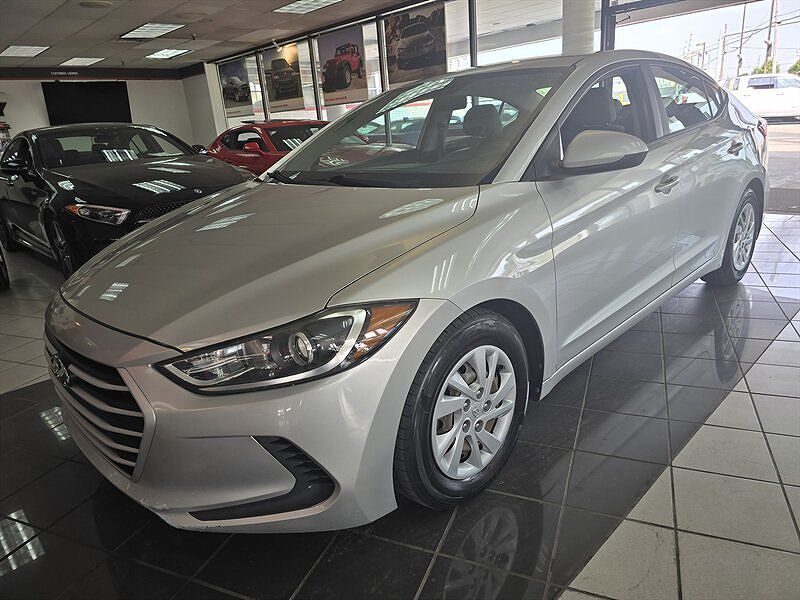 2017 HYUNDAI Elantra