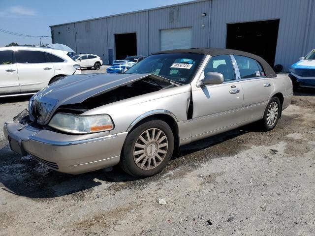 Lincoln Town Car