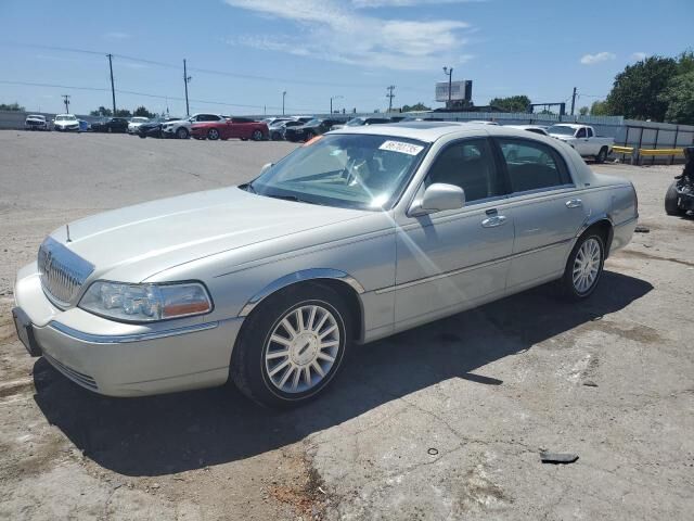 Lincoln Town Car