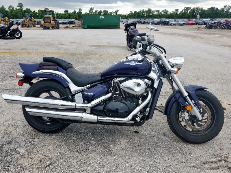 Suzuki VZ800