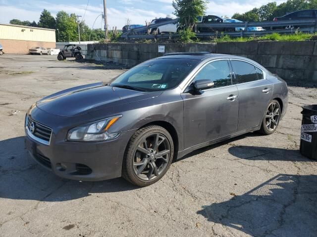 Nissan Maxima