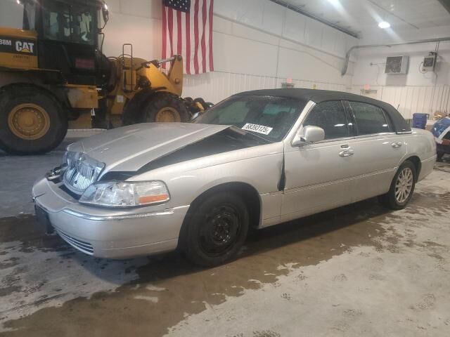 Lincoln Town Car