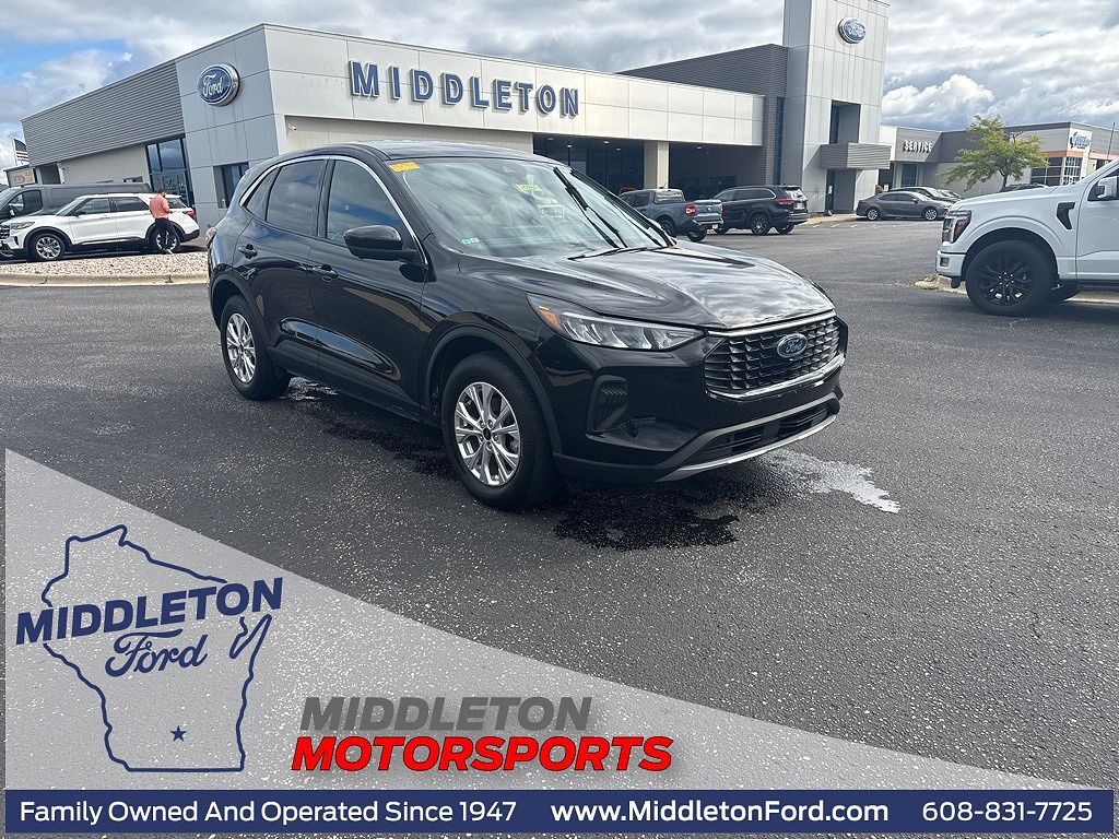 2023 FORD Escape