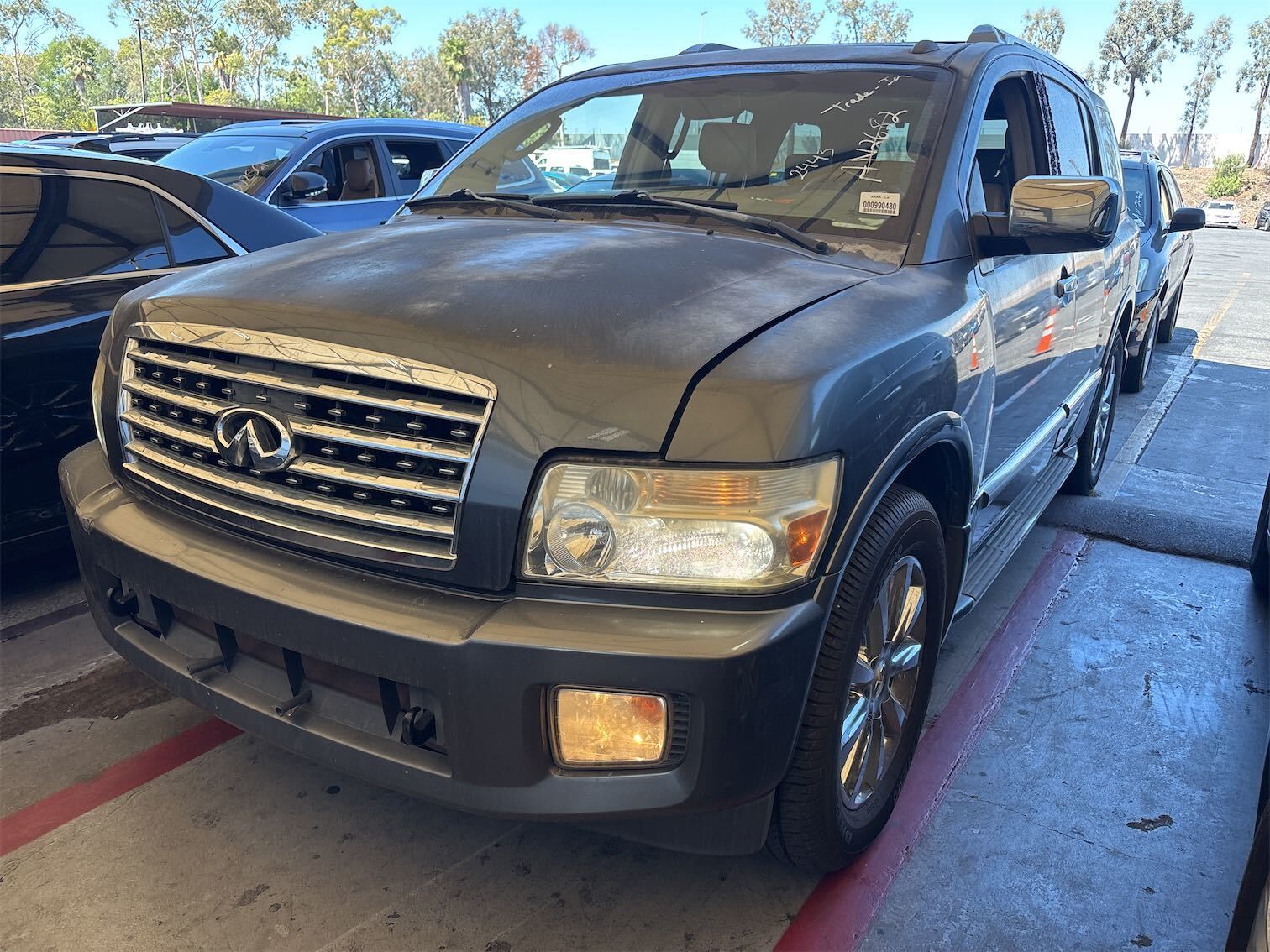 Infiniti QX56