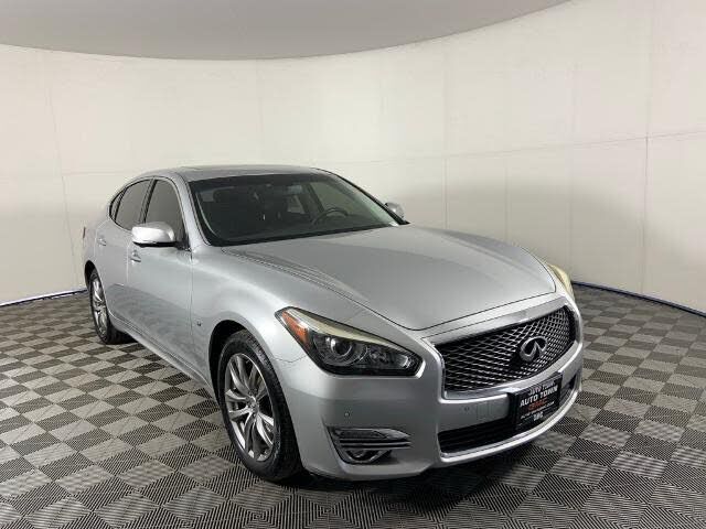 Infiniti Q70
