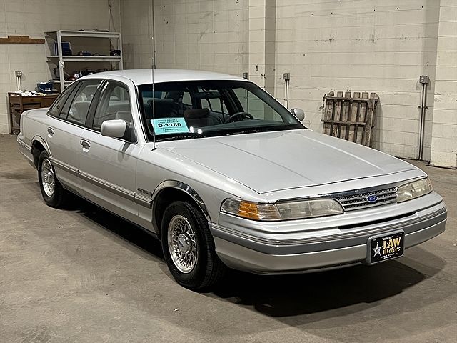 Ford Crown Victoria