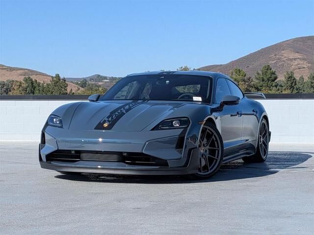2025 PORSCHE Taycan