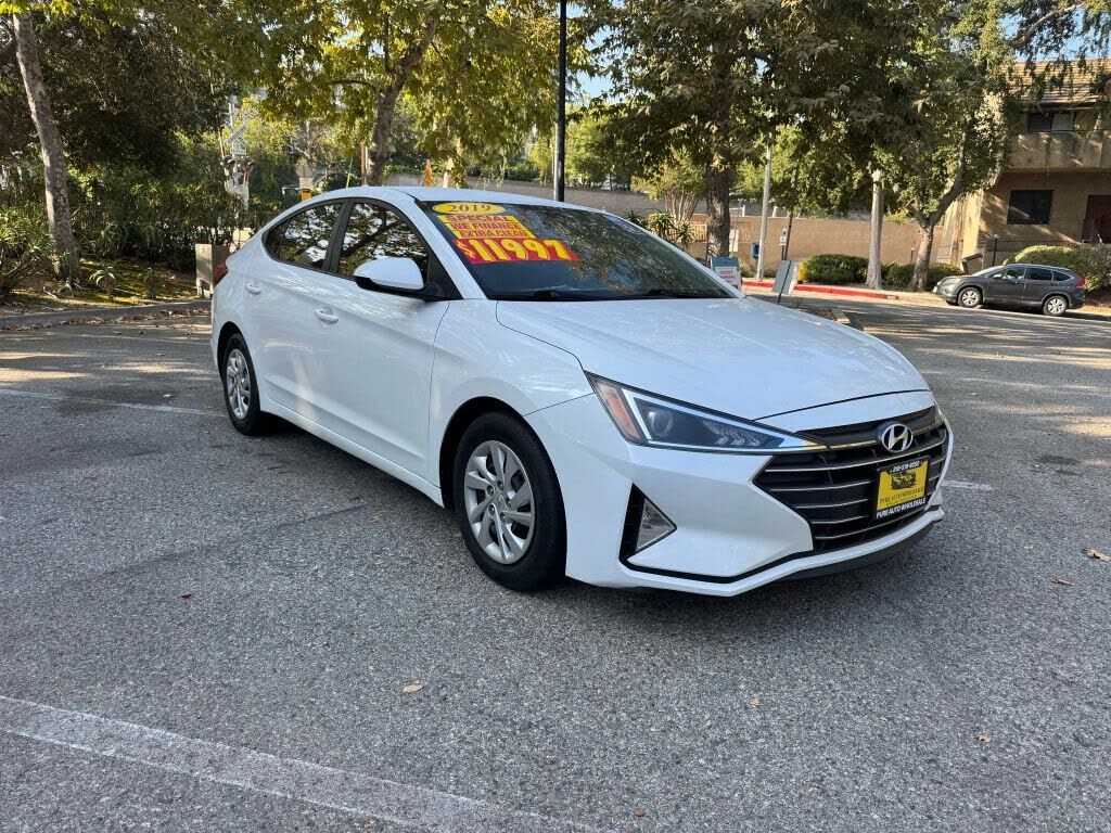 2019 HYUNDAI Elantra