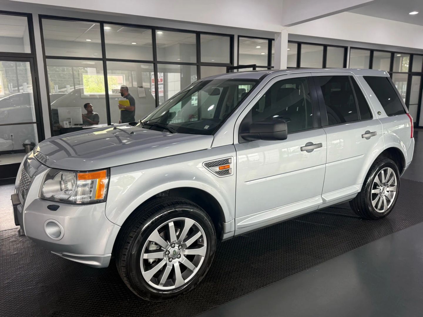 Land Rover LR2