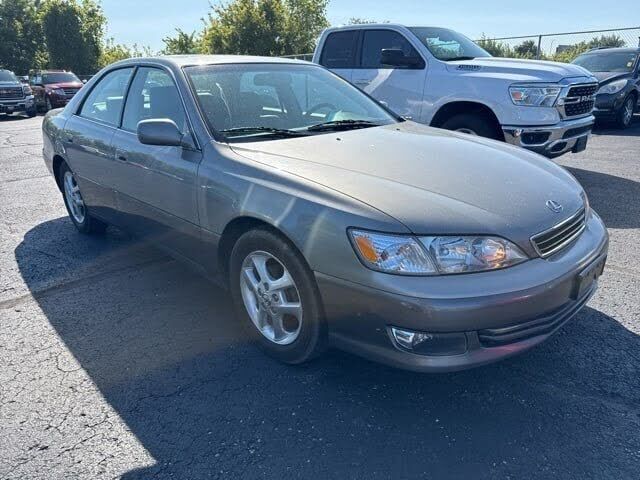 Lexus ES
