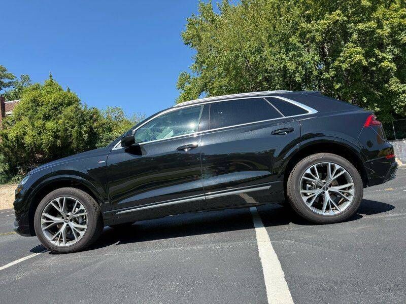 2023 AUDI Q8