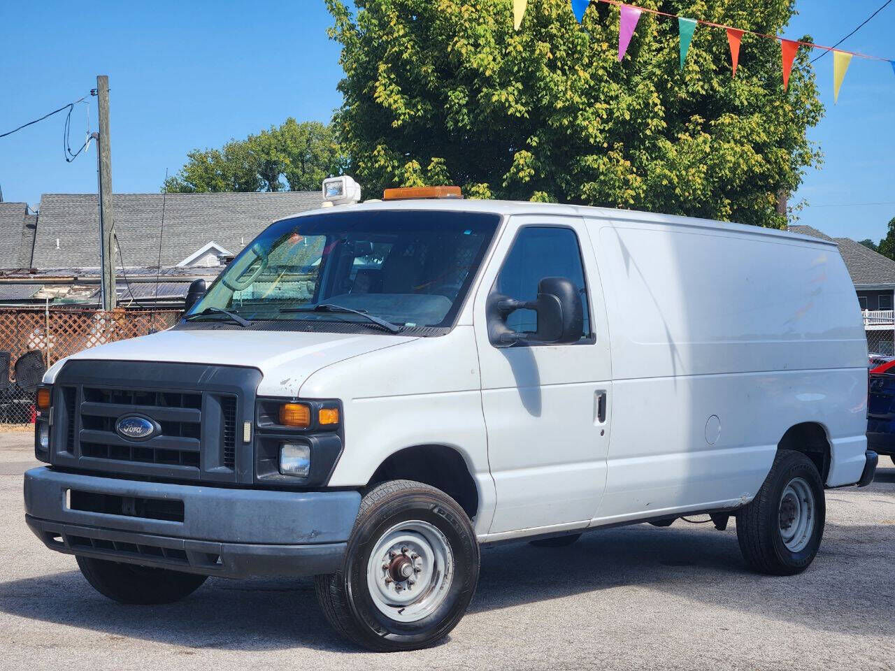 2013 FORD E-350