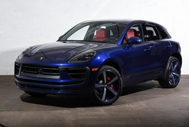 2025 PORSCHE Macan