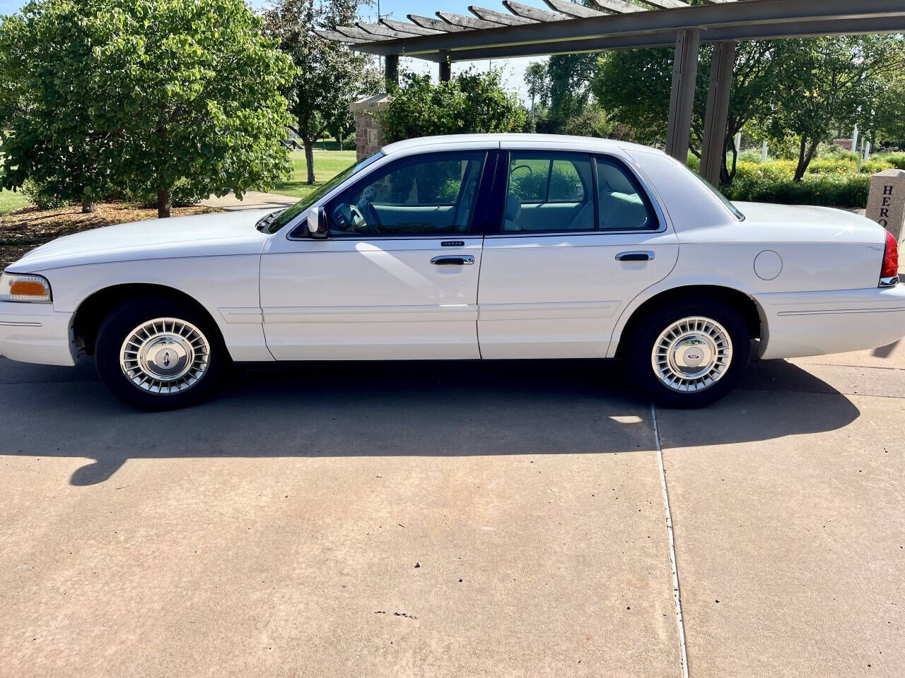 Ford Crown Victoria