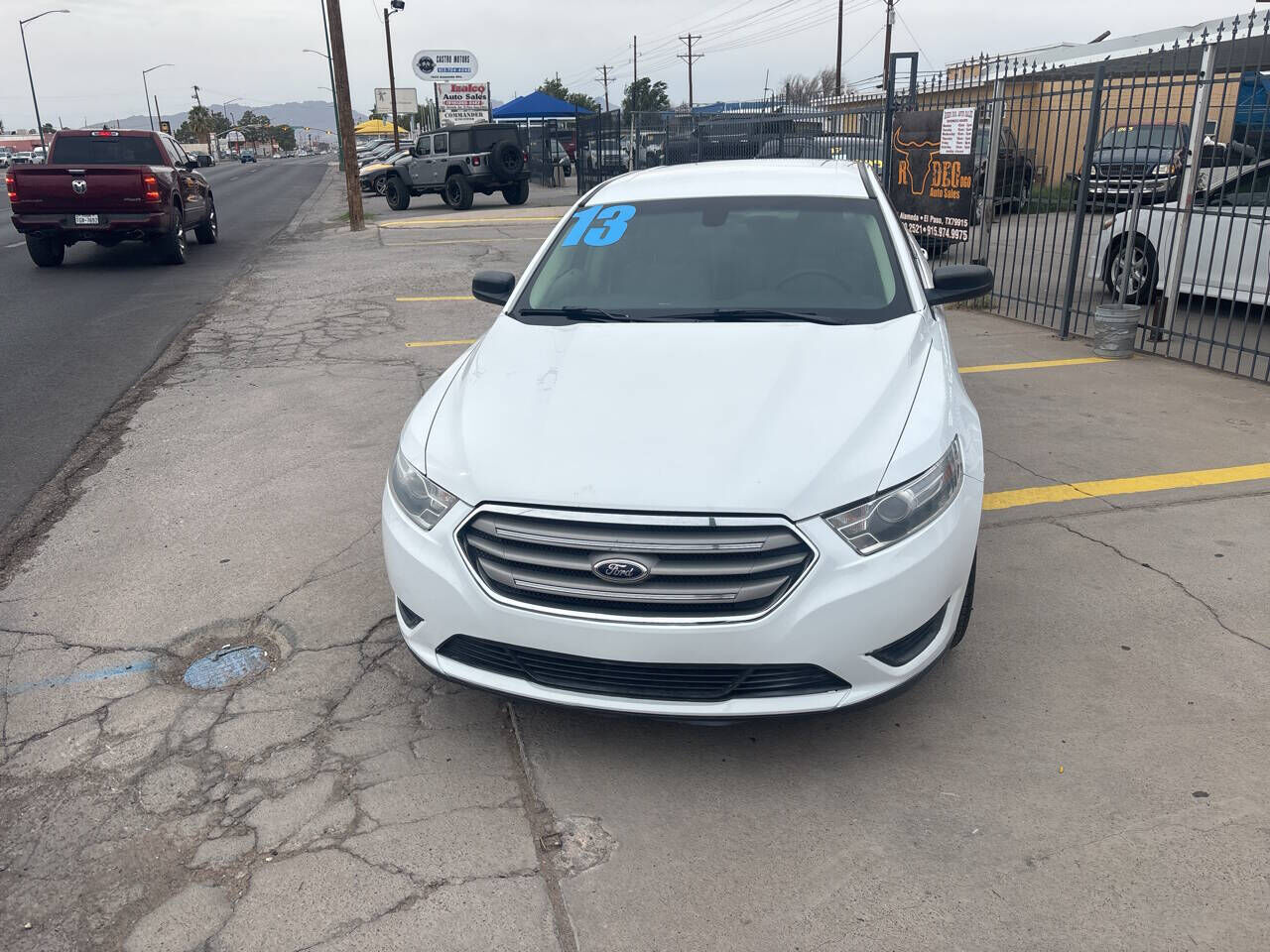 2013 FORD Taurus