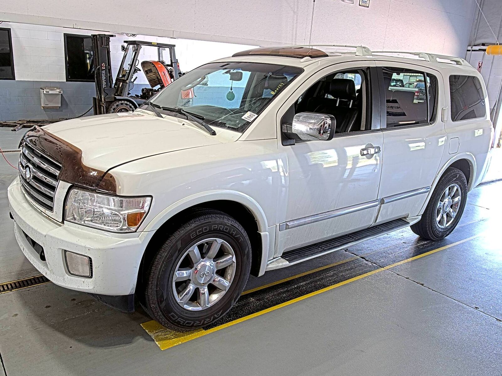Infiniti QX56