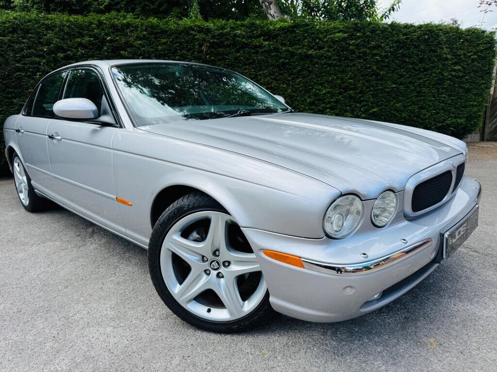 Jaguar XJR